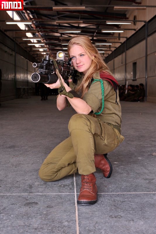 Israeli-soldier-girl-160.jpg