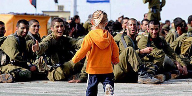 Little girl with Israeli soldiers