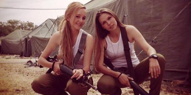 Israeli-soldier-girls-200-c.jpg