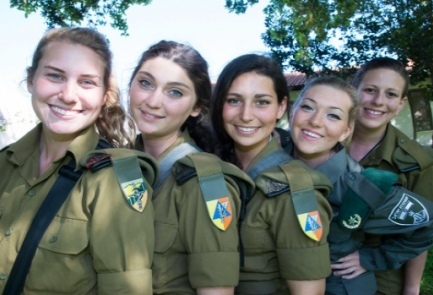 5 Women who Moved to Israel and Joined the IDF