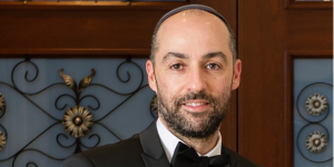 Jewish Man Gets 128 Sex Slaves Released From ISIS